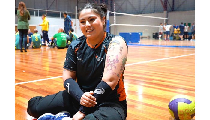 Pinhão - Edwarda Oliveira busca ouro inédito do vôlei sentado